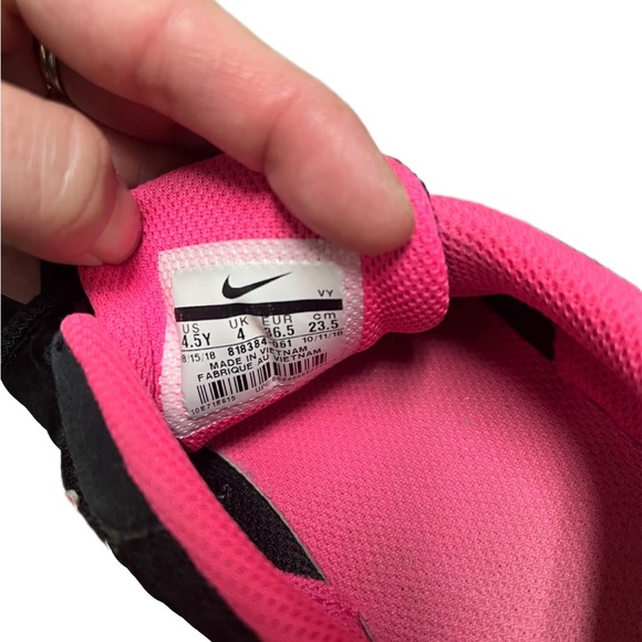 🌟 Nike tennis shoes sz 4.5 🌟 - Picture 9 of 10